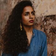 Navina was named as one to watch by DJ Yasser from BBC Radio 1 Xtra.