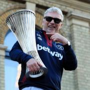 David Moyes celebrates with the Europa Conference League trophy